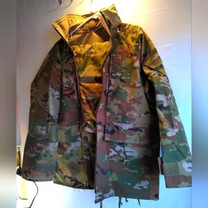 New United Join Forces APECS Full Zip Hooded Parca Green Camo .